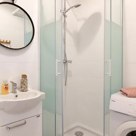 Royal Route Fully Equipped Апартаменты *